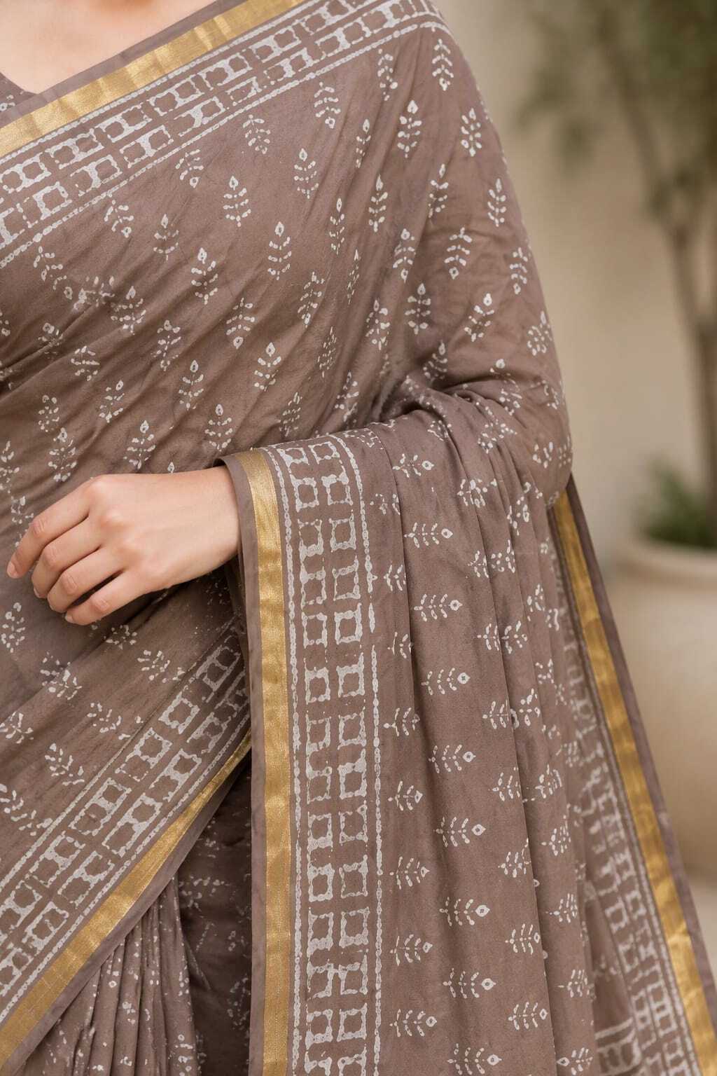 DUSTY BROWN BAGRU HAND PRINTED COTTON ZARI BORDER SAREE